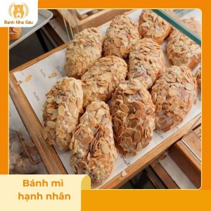 Bánh Mì Hạnh Nhân